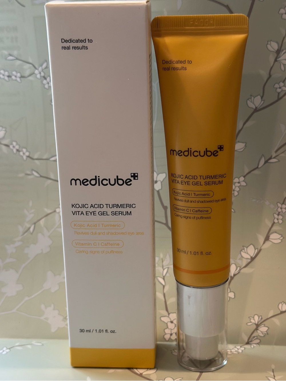 Medicube Kojic Acid Turmeric Vita Eye Gel Serum —30 ml exp 1/2029